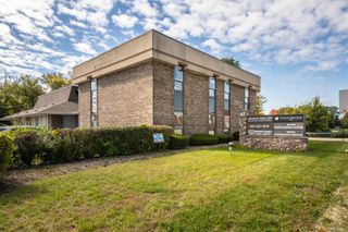 47 W Dundee Road, Wheeling, IL 60090