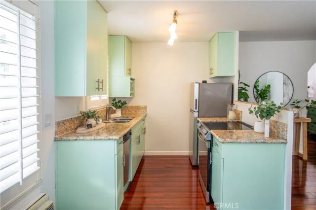 976 Larrabee 231, West Hollywood, CA 90069