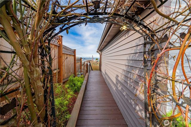 7413 Jackson Road, Blaine, WA 98230