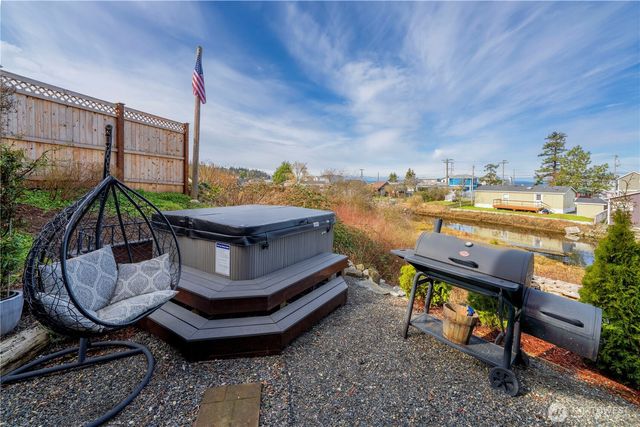7413 Jackson Road, Blaine, WA 98230