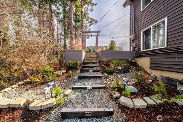 7413 Jackson Road, Blaine, WA 98230