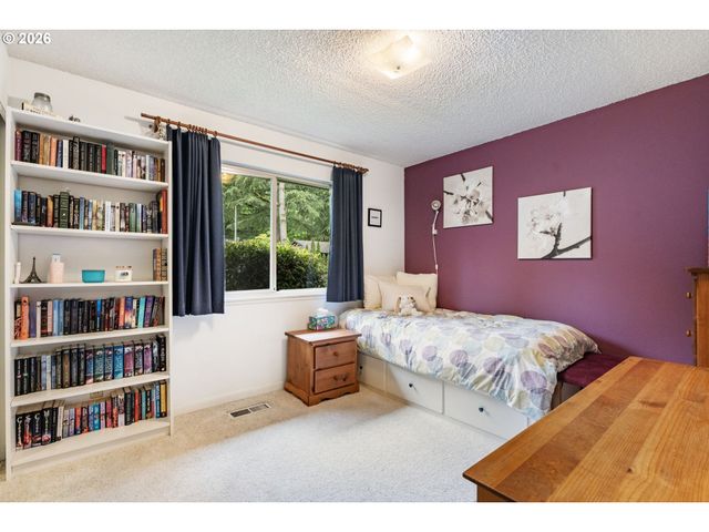 1941 KILKENNY Rd, Lake Oswego, OR 97034