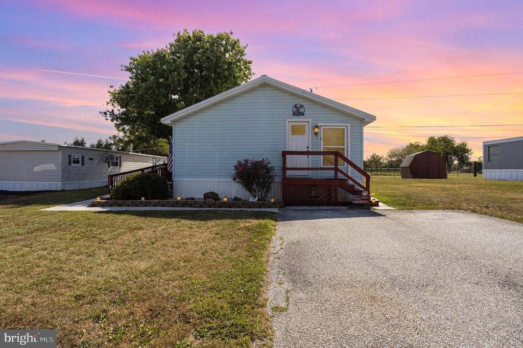 7 JACQUELINE DR, New Oxford, PA 17350