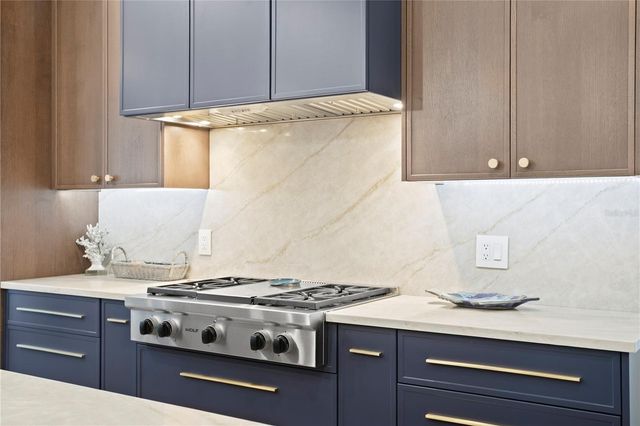 111 ESTADO WAY NE, St Petersburg, FL 33704