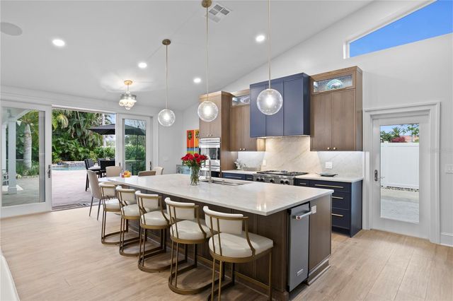 111 ESTADO WAY NE, St Petersburg, FL 33704