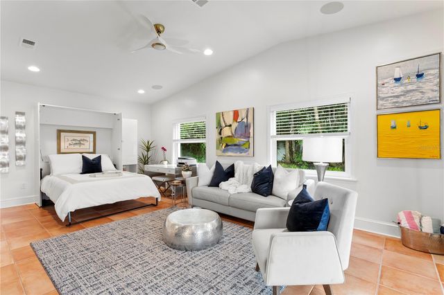 111 ESTADO WAY NE, St Petersburg, FL 33704