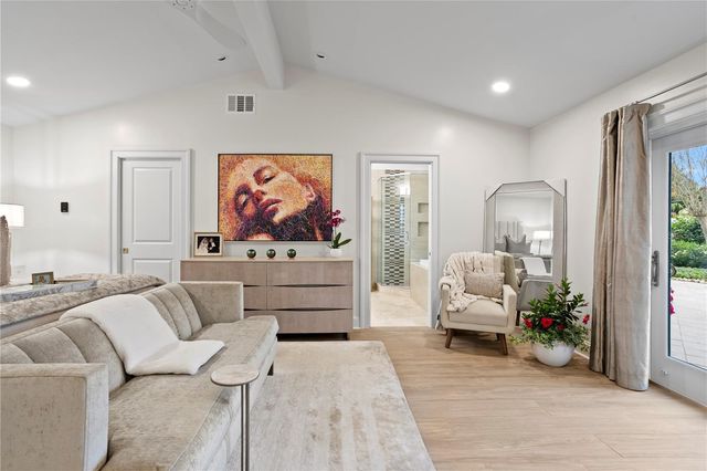 111 ESTADO WAY NE, St Petersburg, FL 33704