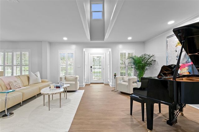 111 ESTADO WAY NE, St Petersburg, FL 33704