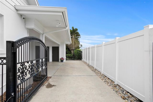 111 ESTADO WAY NE, St Petersburg, FL 33704