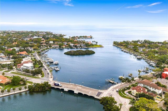 111 ESTADO WAY NE, St Petersburg, FL 33704