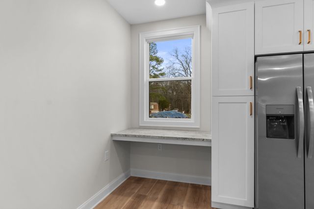 14 Warren St, Paris, TN 38242