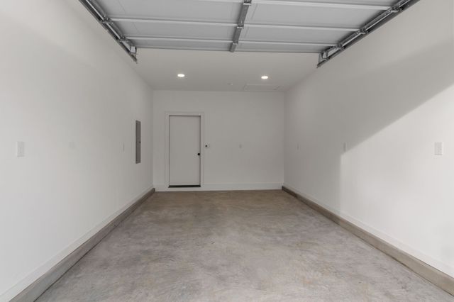 14 Warren St, Paris, TN 38242