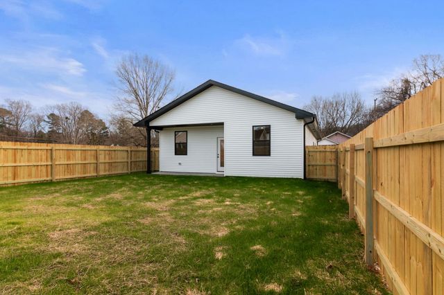 14 Warren St, Paris, TN 38242