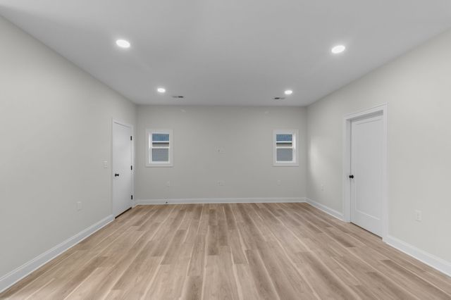 14 Warren St, Paris, TN 38242