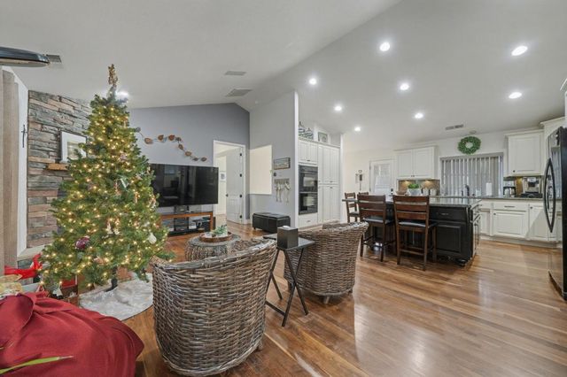 26291 Golf Links Dr, Pioneer, CA 95666