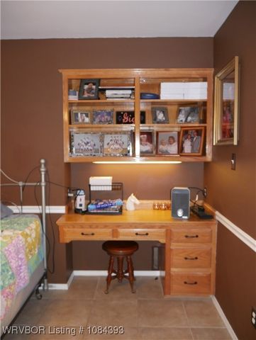 1702 Nixon Road, Lavaca, AR 72941