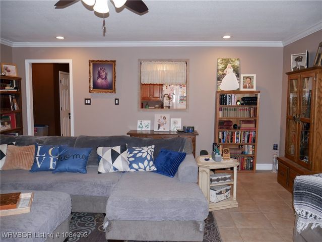 1702 Nixon Road, Lavaca, AR 72941