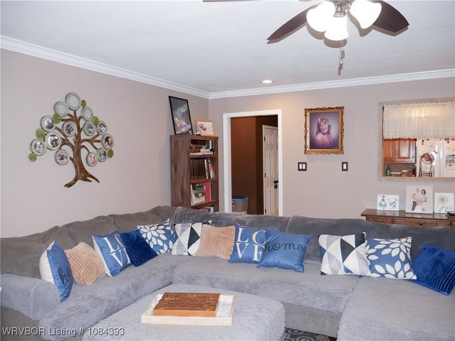 1702 Nixon Road, Lavaca, AR 72941