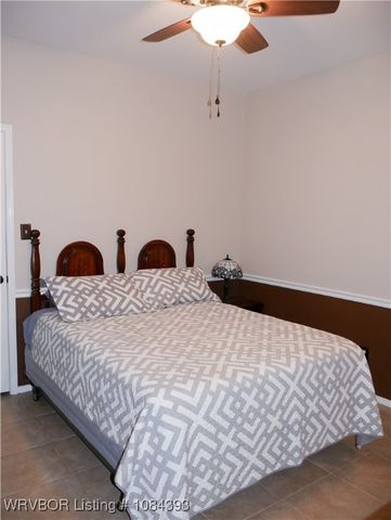 1702 Nixon Road, Lavaca, AR 72941