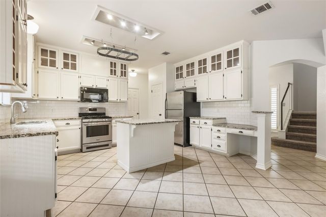 2604 Stenson DR, Cedar Park, TX 78613