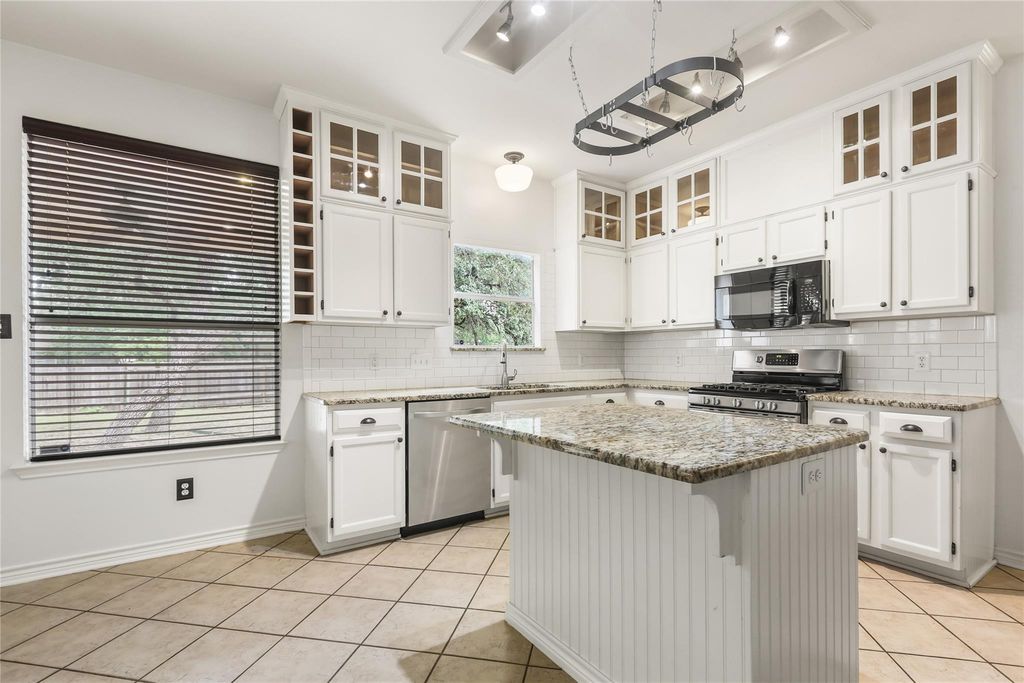 2604 Stenson DR, Cedar Park, TX 78613