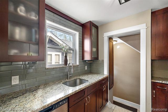 1406 E Lincoln Avenue, Royal Oak, MI 48067