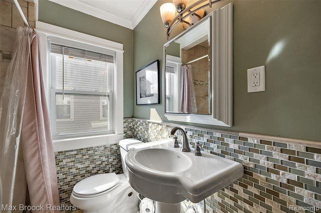 1406 E Lincoln Avenue, Royal Oak, MI 48067