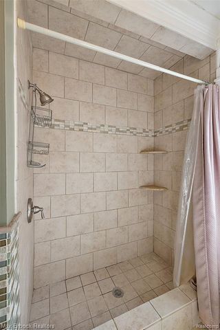 1406 E Lincoln Avenue, Royal Oak, MI 48067