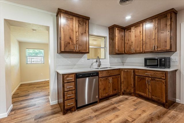 1762 N McCart Street, Stephenville, TX 76401