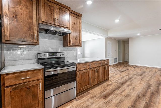 1762 N McCart Street, Stephenville, TX 76401
