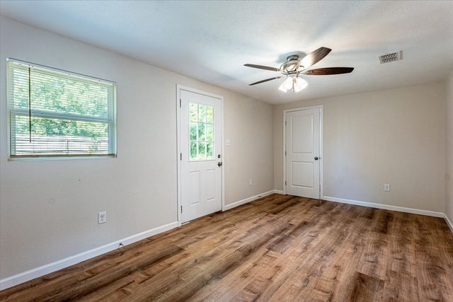 1762 N McCart Street, Stephenville, TX 76401
