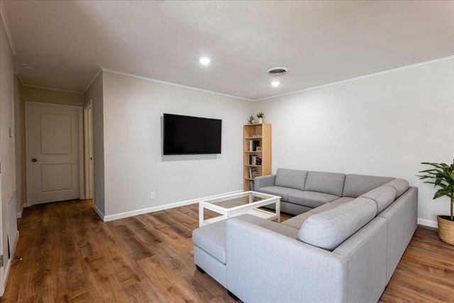 1762 N McCart Street, Stephenville, TX 76401