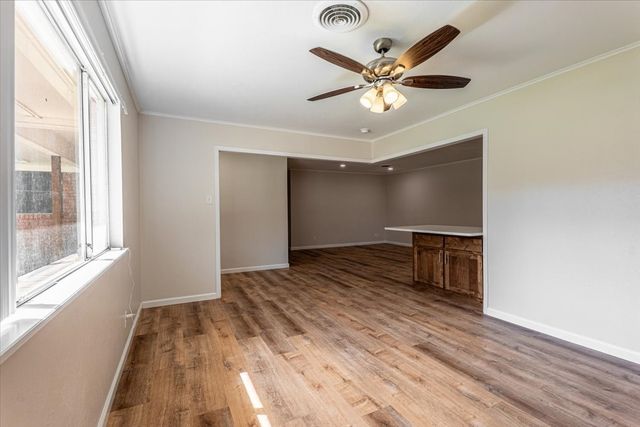 1762 N McCart Street, Stephenville, TX 76401