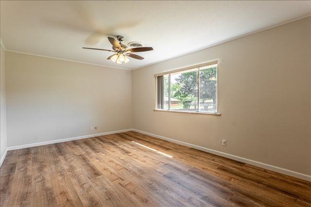 1762 N McCart Street, Stephenville, TX 76401