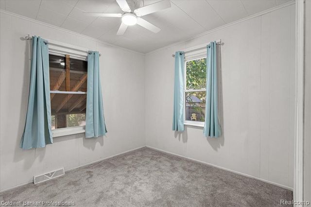 5251 Gateshead Street, Grosse Pointe, MI 48236