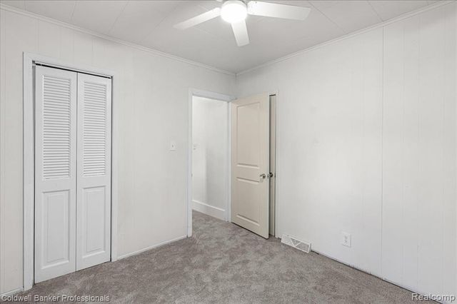 5251 Gateshead Street, Grosse Pointe, MI 48236