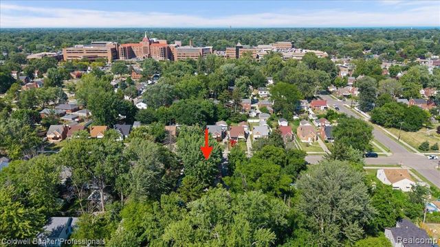 5251 Gateshead Street, Grosse Pointe, MI 48236