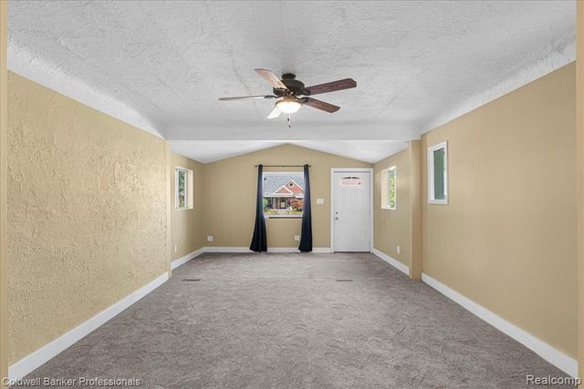 5251 Gateshead Street, Grosse Pointe, MI 48236