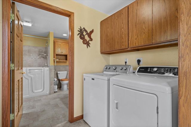 6544 Mohawk ROAD, Allenton, WI 53002