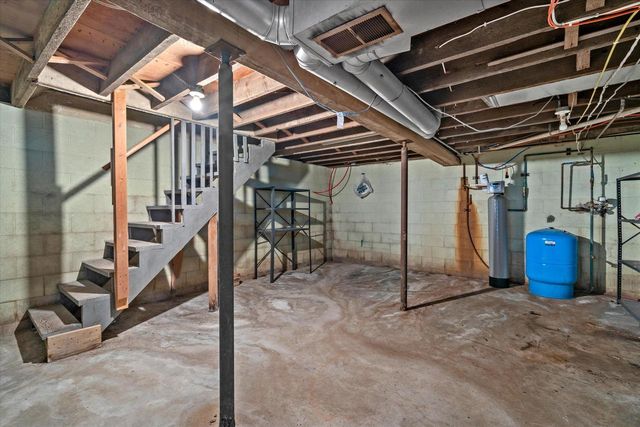 6544 Mohawk ROAD, Allenton, WI 53002