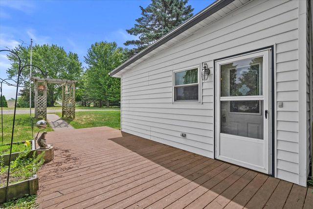 6544 Mohawk ROAD, Allenton, WI 53002
