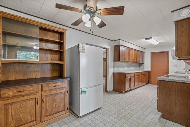 6544 Mohawk ROAD, Allenton, WI 53002