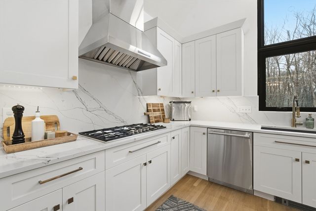 20 Mount Joy Drive, Tewksbury, MA 01876