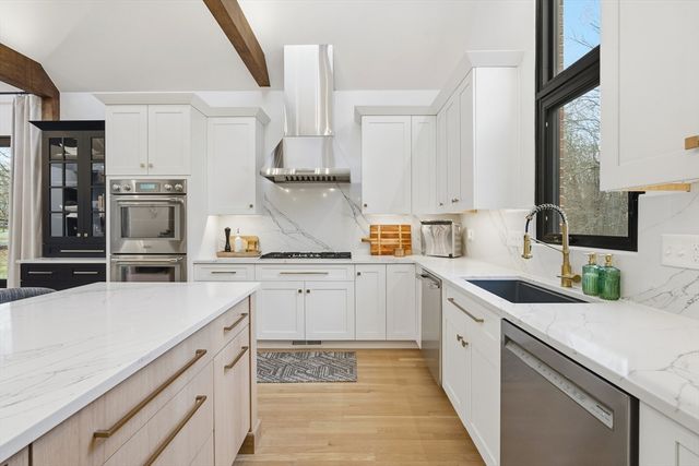 20 Mount Joy Drive, Tewksbury, MA 01876