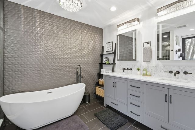 20 Mount Joy Drive, Tewksbury, MA 01876