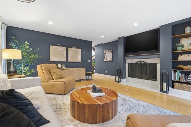 20 Mount Joy Drive, Tewksbury, MA 01876