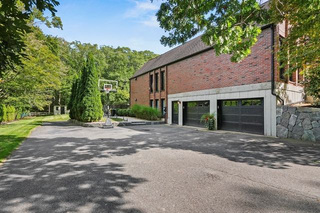 20 Mount Joy Drive, Tewksbury, MA 01876