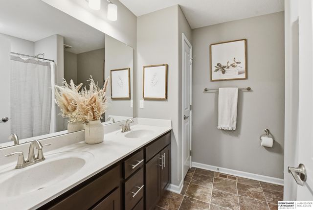 4605 S 193rd Street, Omaha, NE 68135