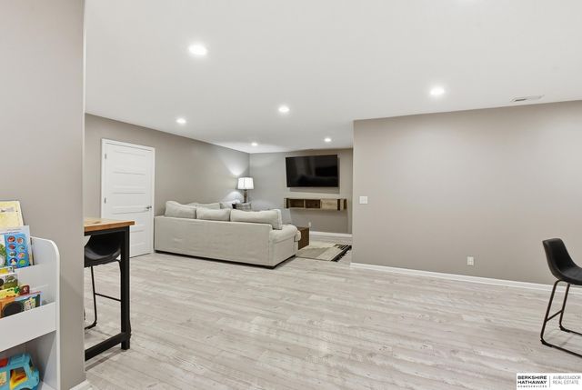 4605 S 193rd Street, Omaha, NE 68135