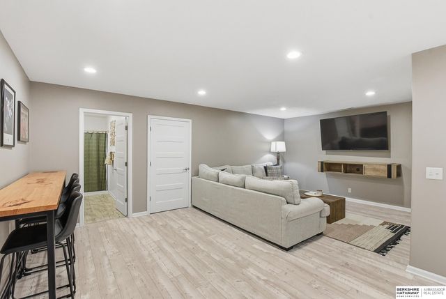 4605 S 193rd Street, Omaha, NE 68135